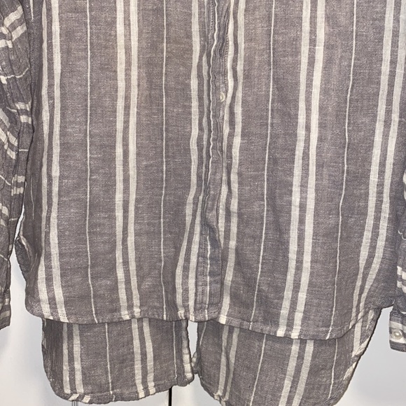 Lucky Brands XS Gray White Stripe Split Hem Button Up Shirt - Picture 8 of 14